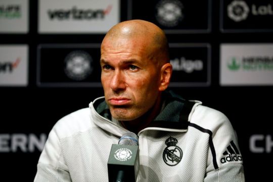 Zinedine Zidane ไม่ยอมแพ้ในการติดตาม Paul Pogba ของ Man Utd